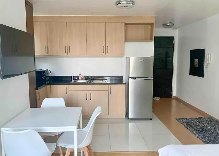 Avant At The 360 Center Views In Bgc Taguig W Pool Access Apartment